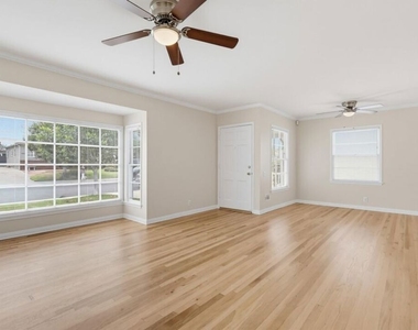 7900 Westlawn Avenue - Photo Thumbnail 5