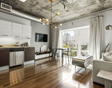 645 W 9th Street - Photo Thumbnail 4