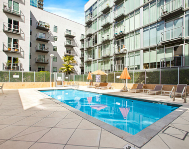 645 W 9th Street - Photo Thumbnail 21