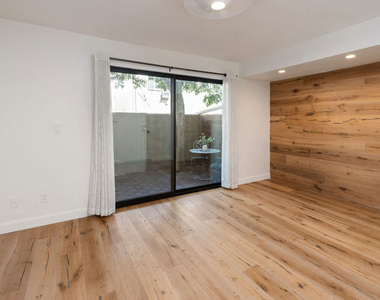 407 S Spalding Drive - Photo Thumbnail 19