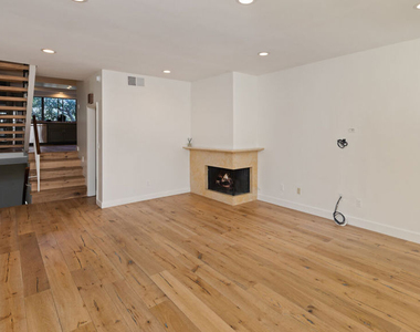 407 S Spalding Drive - Photo Thumbnail 1