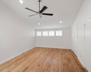 407 S Spalding Drive - Photo Thumbnail 13