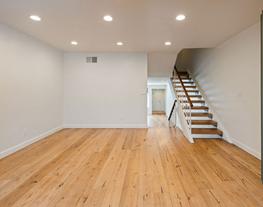 407 S Spalding Drive - Photo Thumbnail 11