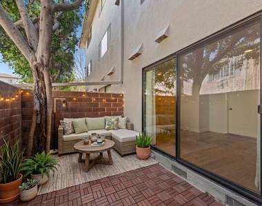 407 S Spalding Drive - Photo Thumbnail 20