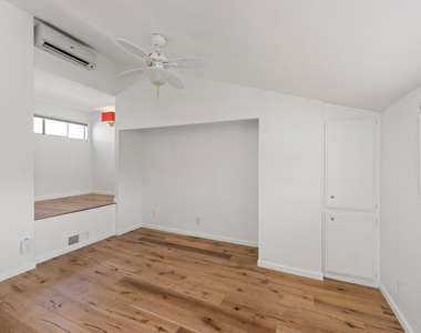 407 S Spalding Drive - Photo Thumbnail 17