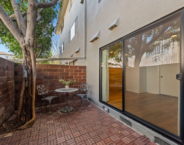 407 S Spalding Drive - Photo Thumbnail 21