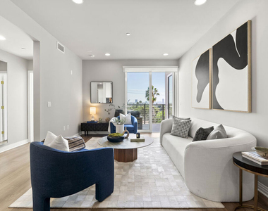 7428 Santa Monica Boulevard - Photo Thumbnail 4