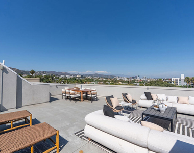 7428 Santa Monica Boulevard - Photo Thumbnail 1