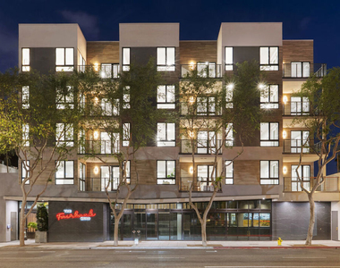 7428 Santa Monica Boulevard - Photo Thumbnail 50