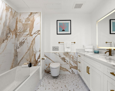 7428 Santa Monica Boulevard - Photo Thumbnail 11