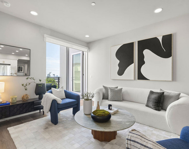 7428 Santa Monica Boulevard - Photo Thumbnail 5