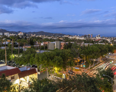 7428 Santa Monica Boulevard - Photo Thumbnail 47