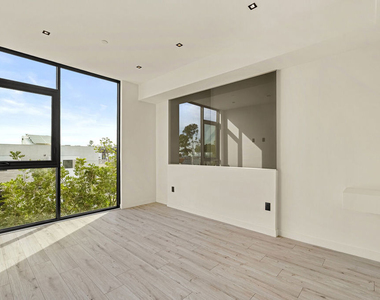 1021 N Ogden Drive - Photo Thumbnail 20