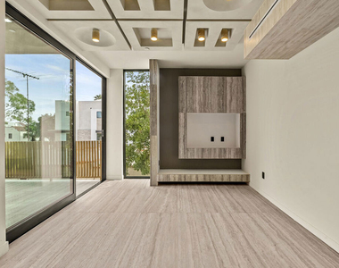 1021 N Ogden Drive - Photo Thumbnail 6