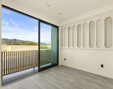 1021 N Ogden Drive - Photo Thumbnail 19
