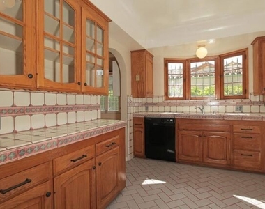 1054 Princeton Street - Photo Thumbnail 9