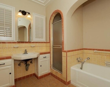 1054 Princeton Street - Photo Thumbnail 18