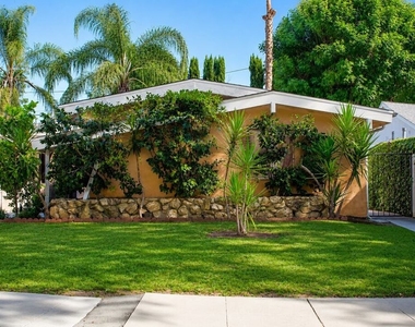 23018 Bigler Street - Photo Thumbnail 2