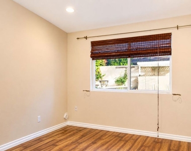23018 Bigler Street - Photo Thumbnail 13