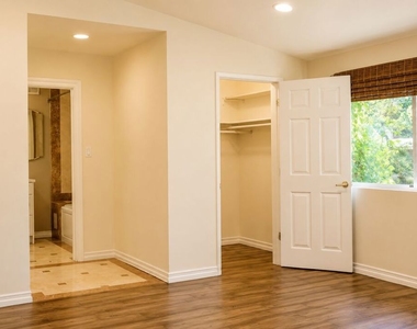 23018 Bigler Street - Photo Thumbnail 10