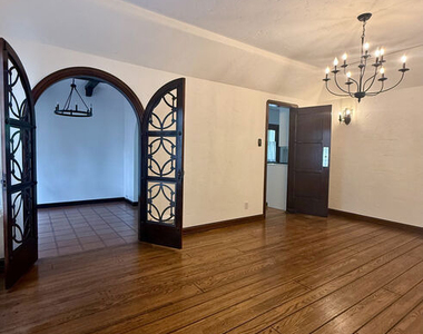 6450 Drexel Avenue - Photo Thumbnail 4