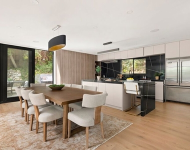 1561 Clear View Drive - Photo Thumbnail 3