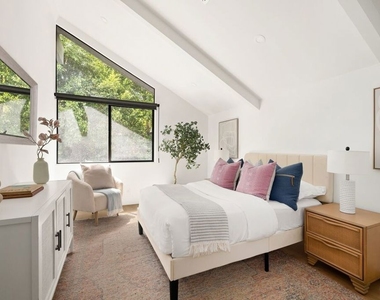 1561 Clear View Drive - Photo Thumbnail 11