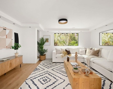 1561 Clear View Drive - Photo Thumbnail 5