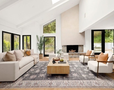 1561 Clear View Drive - Photo Thumbnail 2