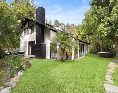 1561 Clear View Drive - Photo Thumbnail 19