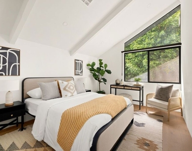 1561 Clear View Drive - Photo Thumbnail 13