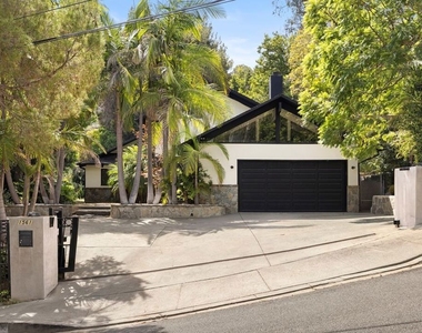 1561 Clear View Drive - Photo Thumbnail 1