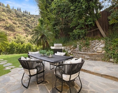 1561 Clear View Drive - Photo Thumbnail 18
