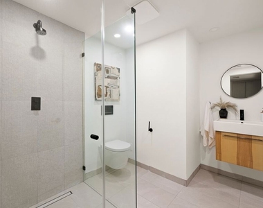 1561 Clear View Drive - Photo Thumbnail 16