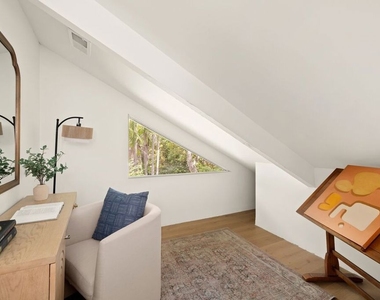 1561 Clear View Drive - Photo Thumbnail 14