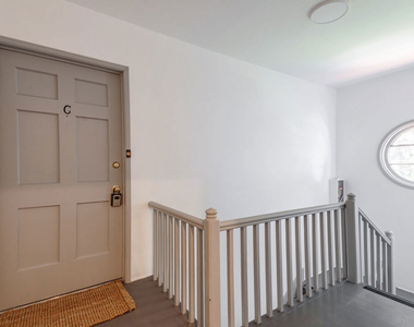 1812 W Glenoaks Boulevard - Photo Thumbnail 3