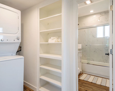 1812 W Glenoaks Boulevard - Photo Thumbnail 19