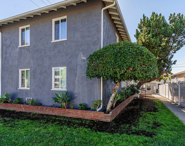 1812 W Glenoaks Boulevard - Photo Thumbnail 1