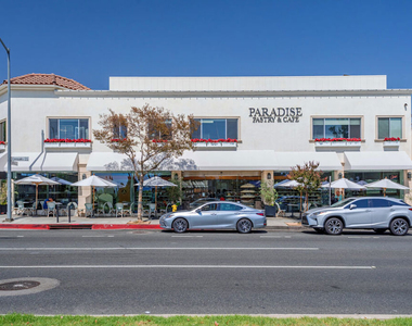 1812 W Glenoaks Boulevard - Photo Thumbnail 23