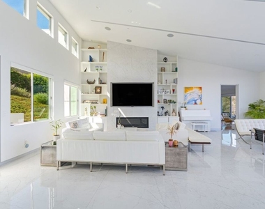28405 Via Acero Street - Photo Thumbnail 10