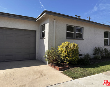 1160 N Fries Avenue - Photo Thumbnail 17