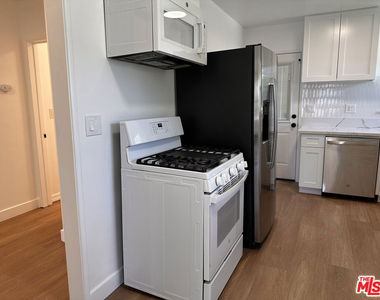 1160 N Fries Avenue - Photo Thumbnail 33