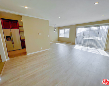 1250 N Kings Road - Photo Thumbnail 1
