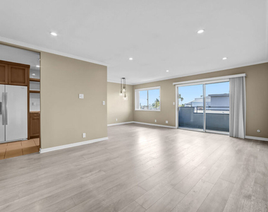 1250 N Kings Road - Photo Thumbnail 1