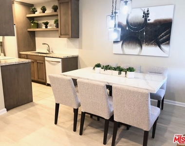 1250 N Kings Road - Photo Thumbnail 7