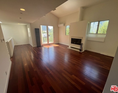 344 Indiana Avenue - Photo Thumbnail 22