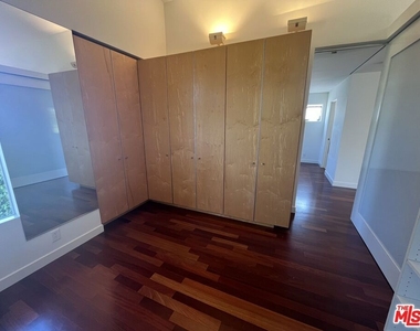 344 Indiana Avenue - Photo Thumbnail 29