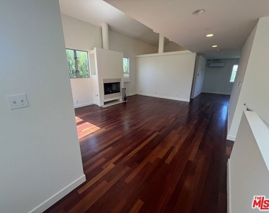344 Indiana Avenue - Photo Thumbnail 21