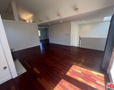 344 Indiana Avenue - Photo Thumbnail 24