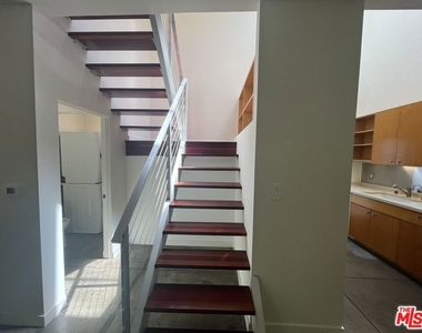344 Indiana Avenue - Photo Thumbnail 18
